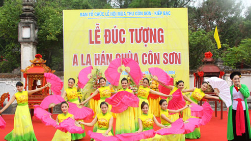 Celebran aniversario 572 del fallecimiento del héroe nacional Nguyen Trai